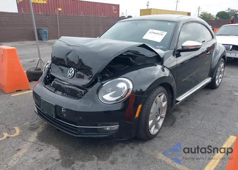 2013 Volkswagen Beetle 2.0T Fender Edition z USA, uszkodzony, nr VIN 3VWVA7AT8DM635648